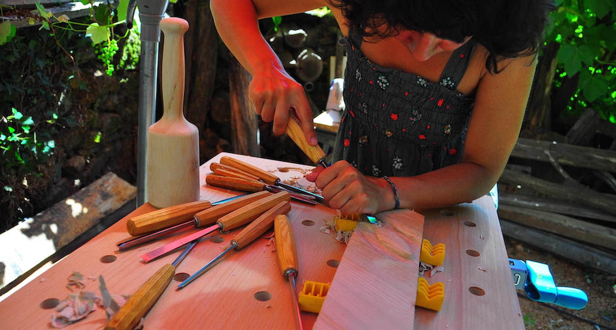 Workshop e Master Workshop talha em madeira de castanho
