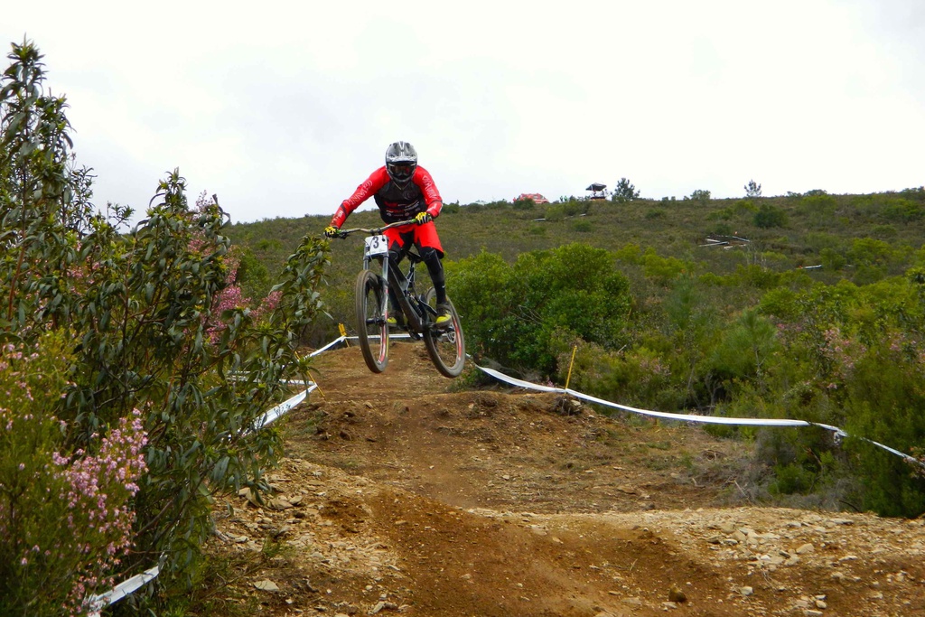 Excitement in the second stage of Downhill Portugal Cup in Pampilhosa da Serra