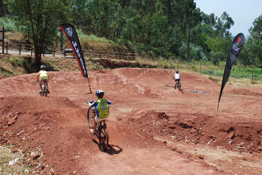 Domingos Aldeia Viva - Programa Aniversário Centro de BTT 