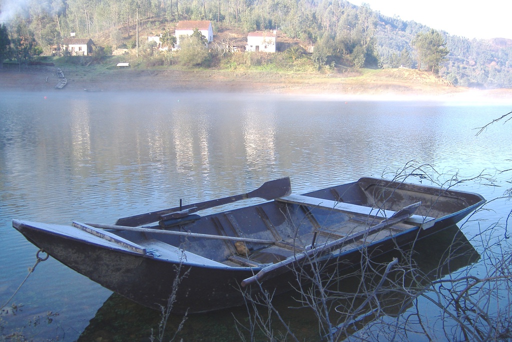 Passeio pedestre e travessia fluvial em Dornes