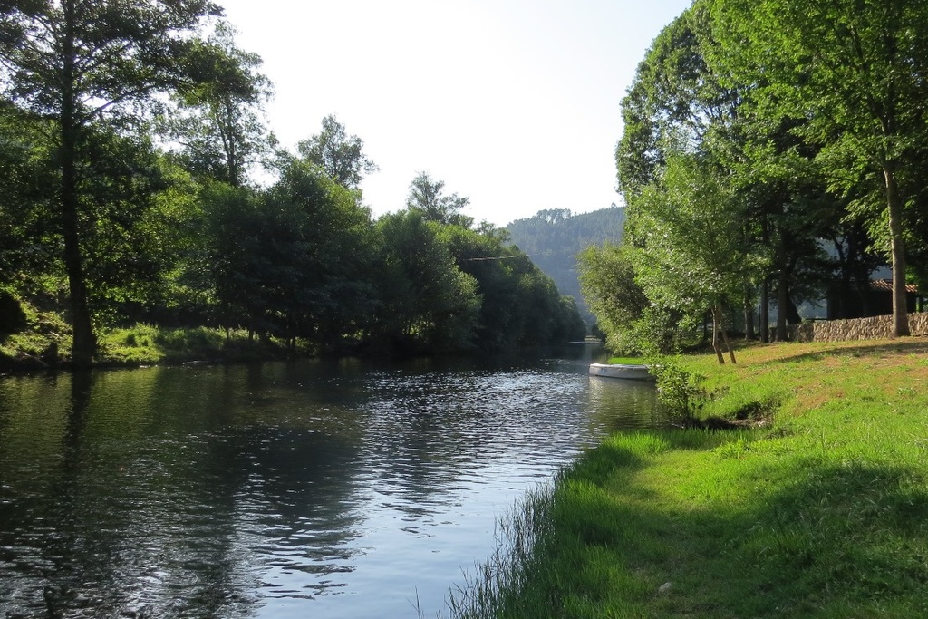 Alvoco das Várzeas River Beach