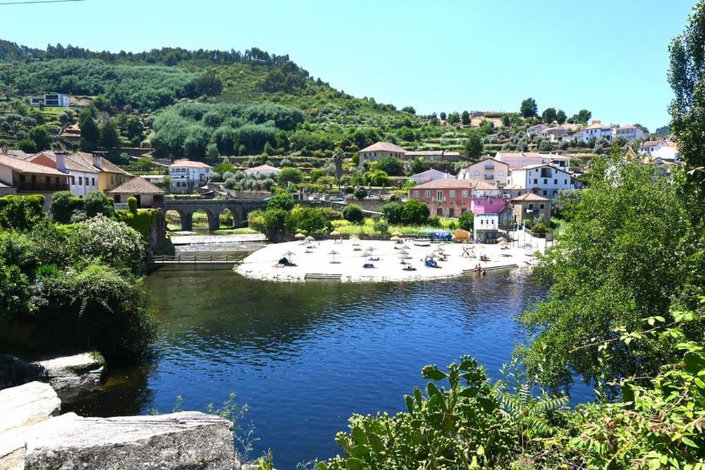 Avô River Beach