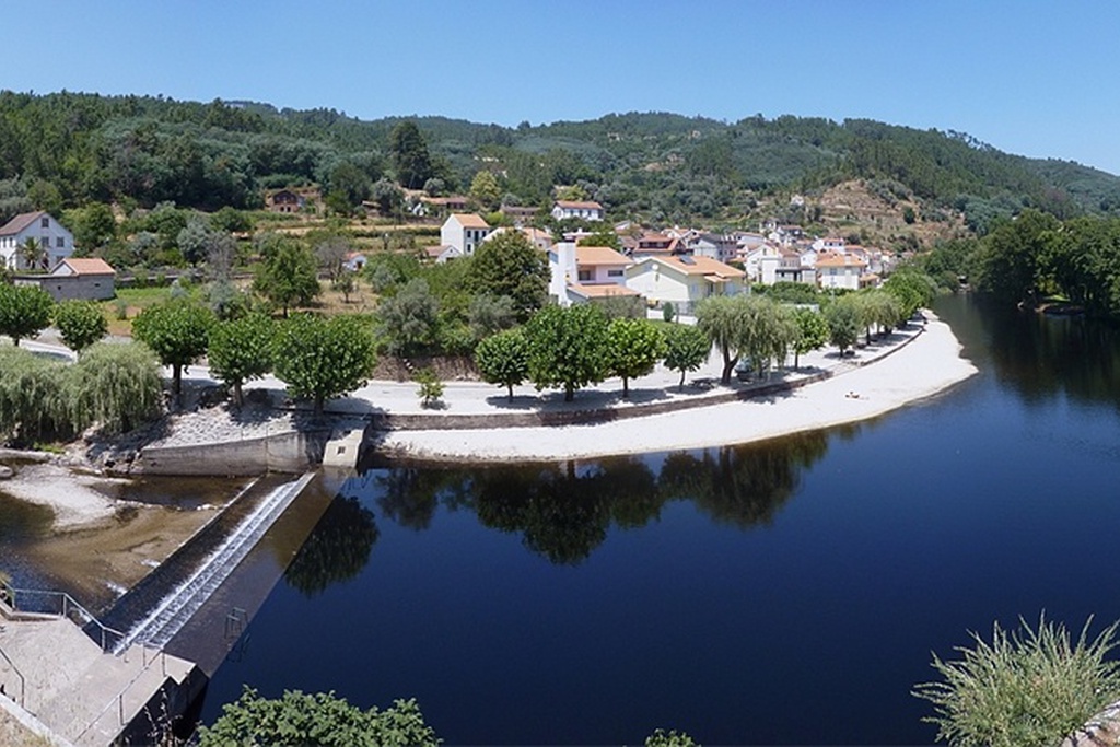 São Sebastião da Feira River Beach