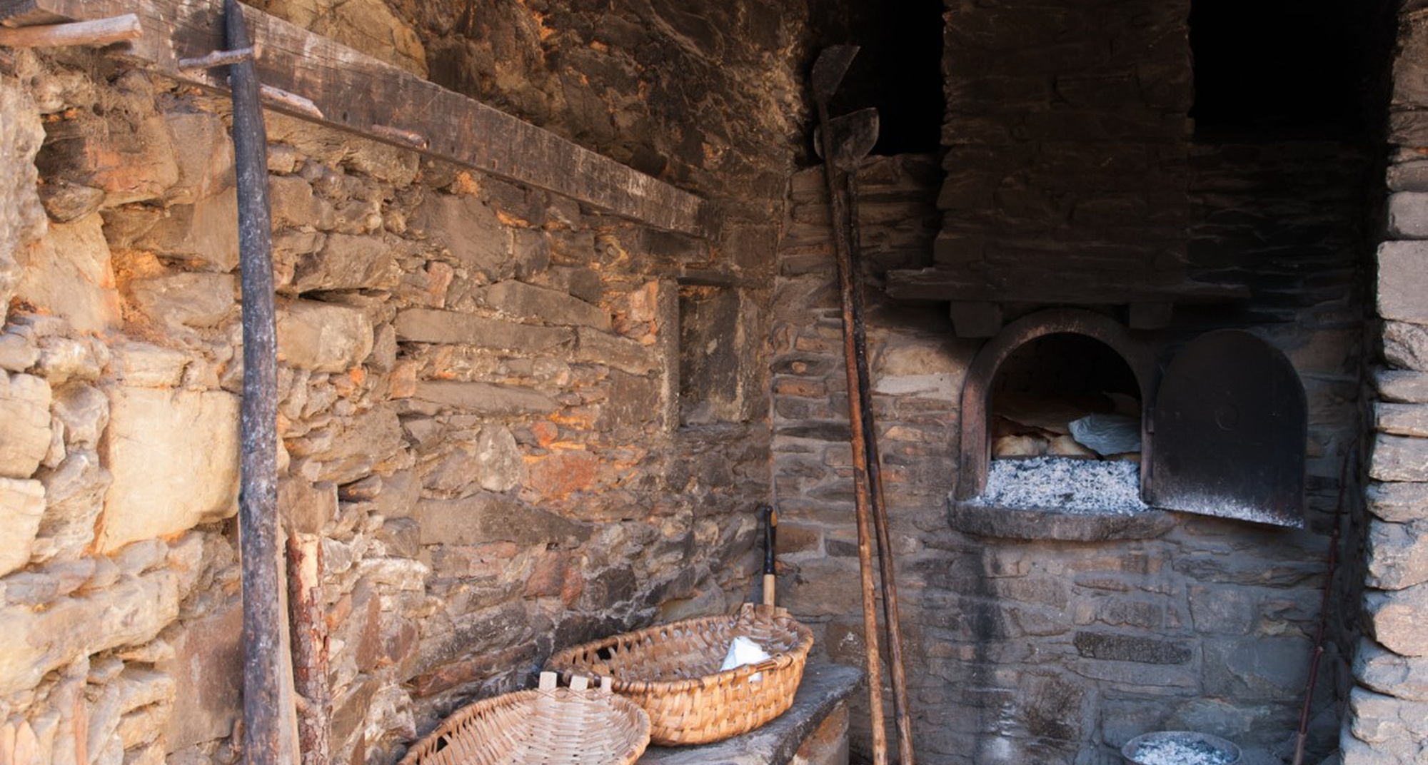 Broas de Mel e a Floresta... na Aldeia do Xisto da Figueira